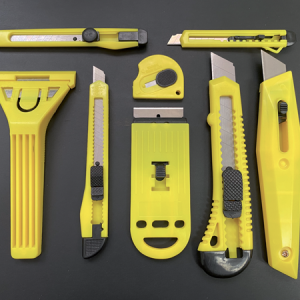 Set 9  pz. Cutter E Raschietti